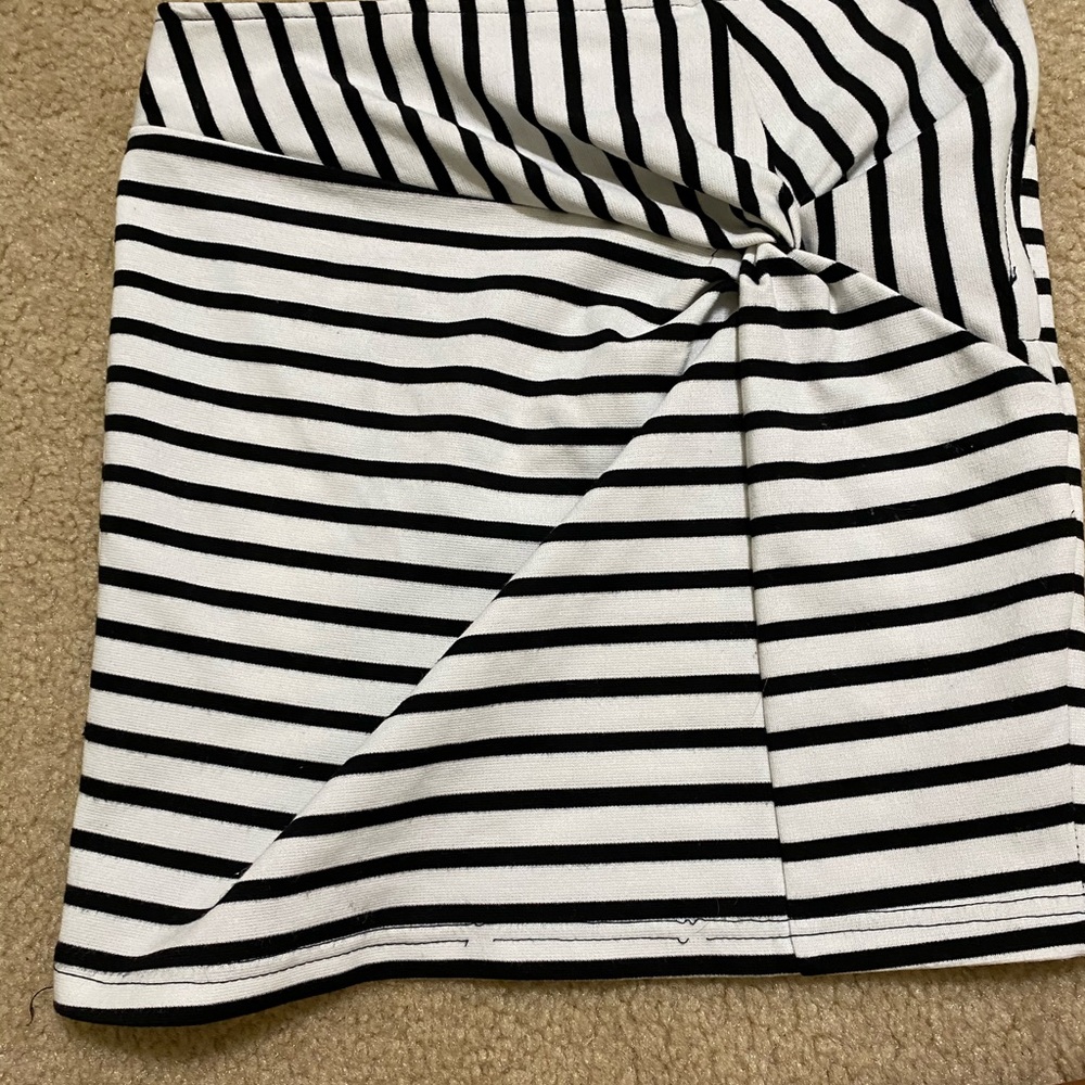 Right mink skirt w design on front bec & bridge